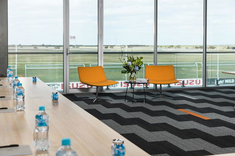 Rydges Pit Lane - Dentist Find 4