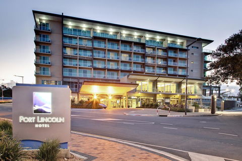 Port Lincoln Hotel - Dentist Find 16