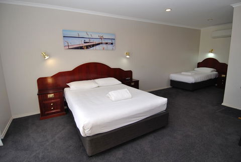 Hilton Motel - Dentist Find 41