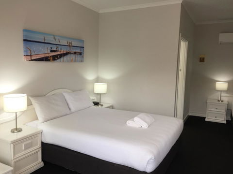 Hilton Motel - Dentist Find 5