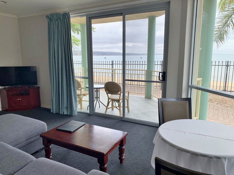 Hilton Motel - Dentist Find 3