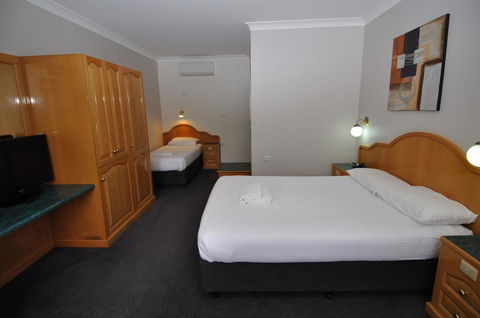 Hilton Motel - Dentist Find 36