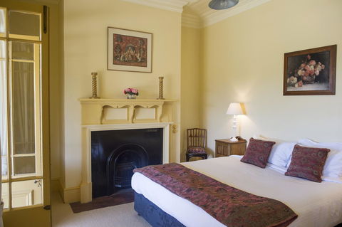 Hillview Heritage Hotel - Dentist Find 34