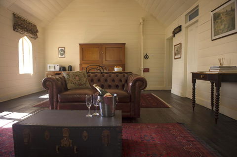 Hillview Heritage Hotel - Dentist Find 29