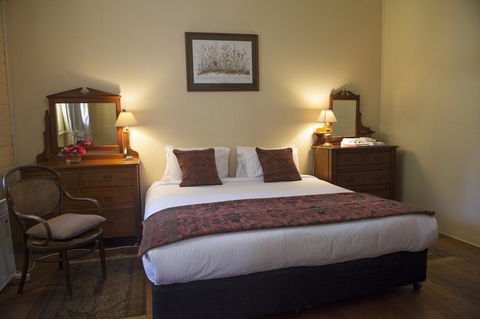 Hillview Heritage Hotel - Dentist Find 7