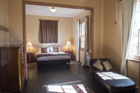 Hillview Heritage Hotel - Dentist Find 37