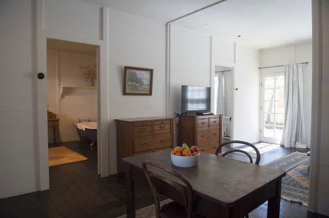 Hillview Heritage Hotel - Dentist Find 14