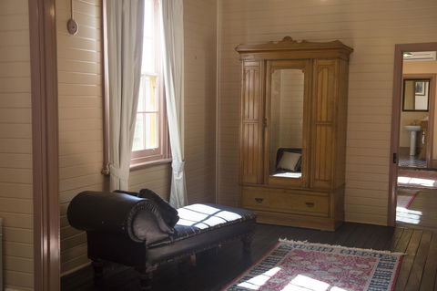 Hillview Heritage Hotel - Dentist Find 35