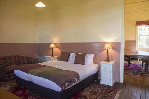 Hillview Heritage Hotel - Dentist Find 43