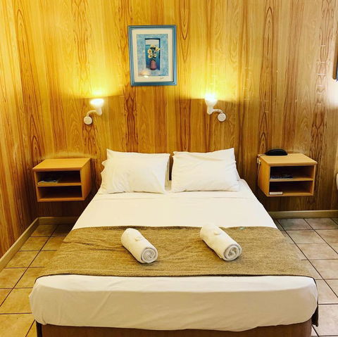 Pine Tree Motel - Dentist Find 22