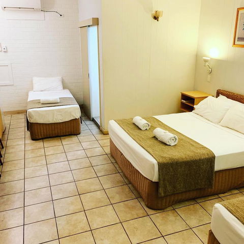 Pine Tree Motel - Dentist Find 23