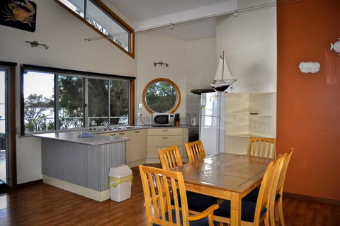 Rest A Shore Coffin Bay - Dentist Search 7