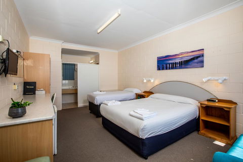 Blue Seas Motel - Dentist Find 3