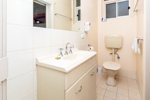 Blue Seas Motel - Dentist Find 13