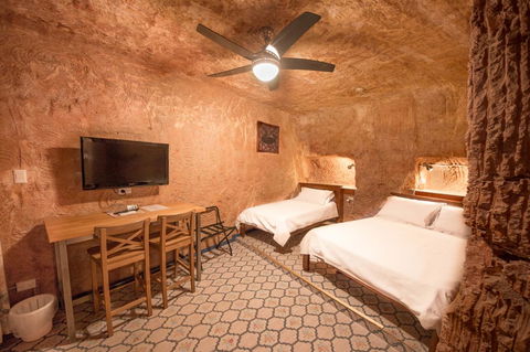 The Underground Motel - Dentist Find 8