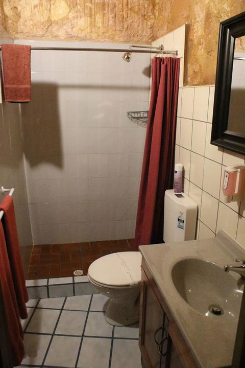 The Underground Motel - Dentist Find 4
