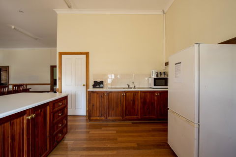 City Centre Motel Hotel - Dentist Find 35