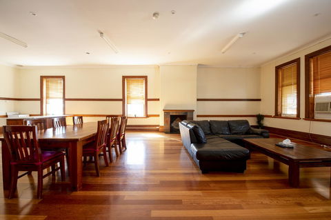 City Centre Motel Hotel - Dentist Find 38