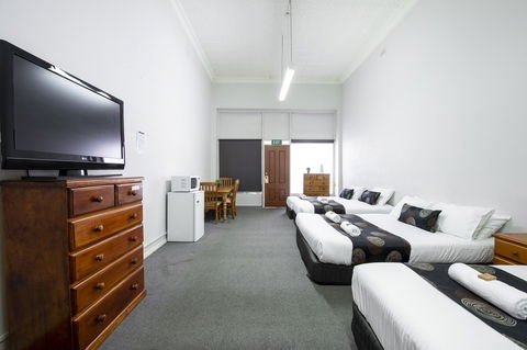 City Centre Motel Hotel - Dentist Find 7