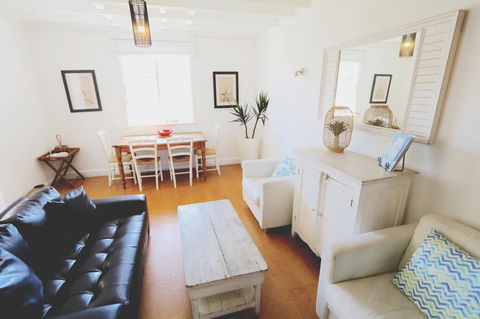 Caledonian Inn - Dentist Search 17