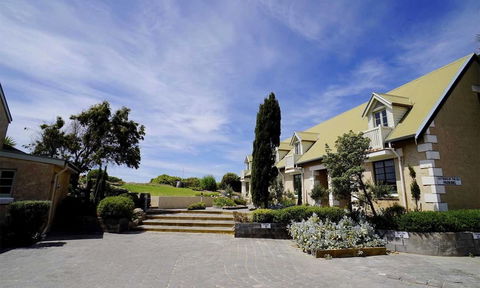 Caledonian Inn - Dentist Search 0