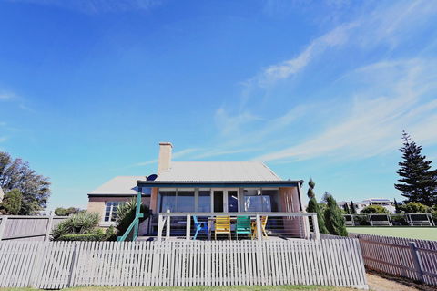 Caledonian Inn - Dentist Search 4