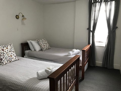 Caledonian Inn - Dentist Search 31