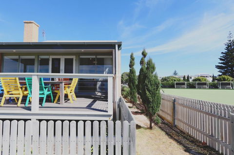 Caledonian Inn - Dentist Search 11