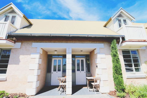 Caledonian Inn - Dentist Search 10