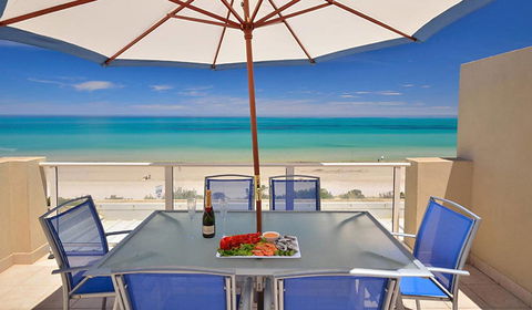 Adelaide Luxury Beach House - Dentist Find 0