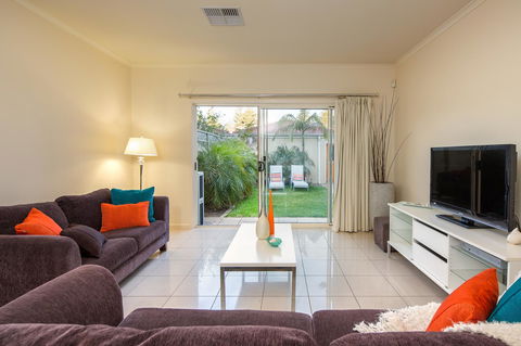 Adelaide Luxury Beach House - Dentist Find 32