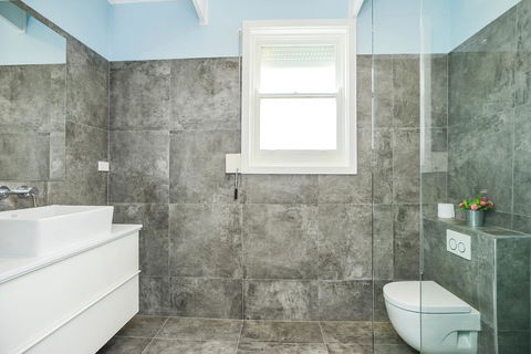 Salomon Sea Haus - Sellicks Beach - Dentist Search 6