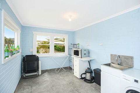 Salomon Sea Haus - Sellicks Beach - Dentist Search 7