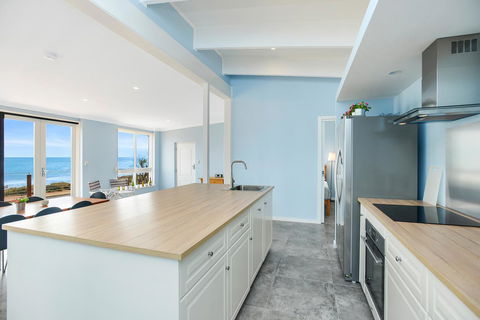 Salomon Sea Haus - Sellicks Beach - Dentist Search 8