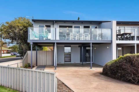 Sorrento - Aldinga Beach - Dentist Find 12