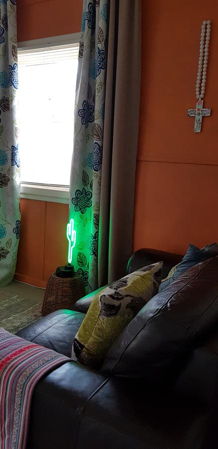 Chargeo.stay Cottage - Dentist Find 11