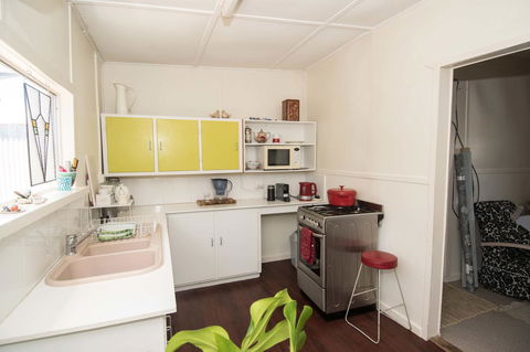 Chargeo.stay Cottage - Dentist Find 22