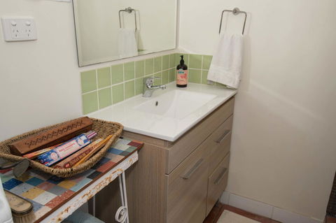Chargeo.stay Cottage - Dentist Find 18