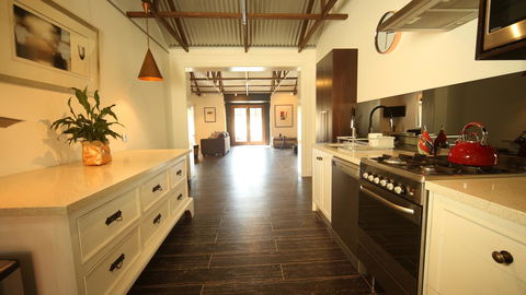 Irongate Studio B&B - Dentist Find 18