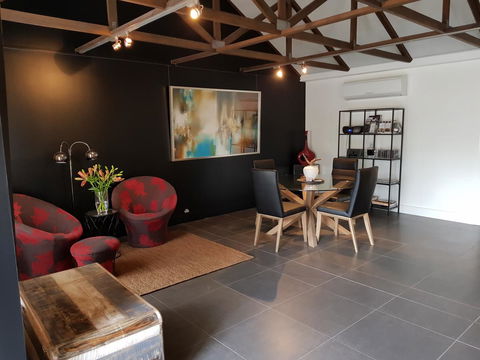 Irongate Studio B&B - Dentist Find 2