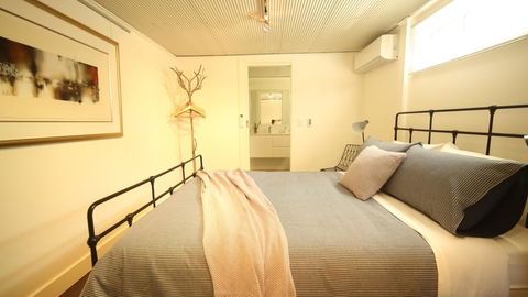 Irongate Studio B&B - Dentist Find 14
