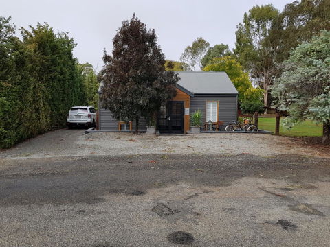 Irongate Studio B&B - Dentist Find 8