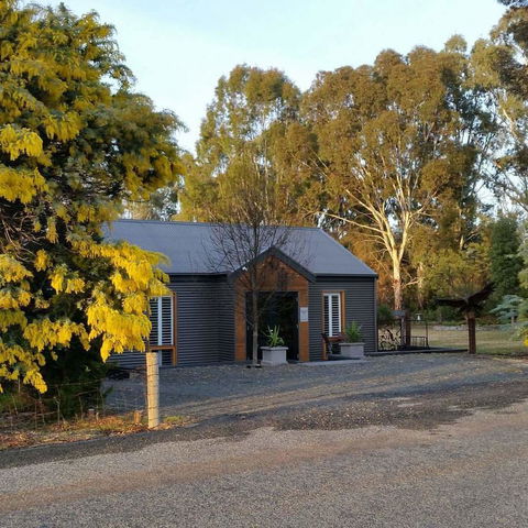 Irongate Studio B&B - Dentist Find 12