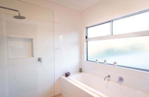 Middle River Beach House - East Wing - Dentist Find 15