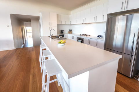 Middle River Beach House - East Wing - Dentist Find 10