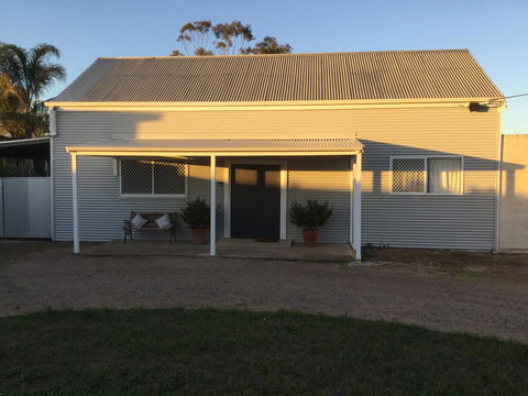 35 Trevena Road - Dentist Search 9