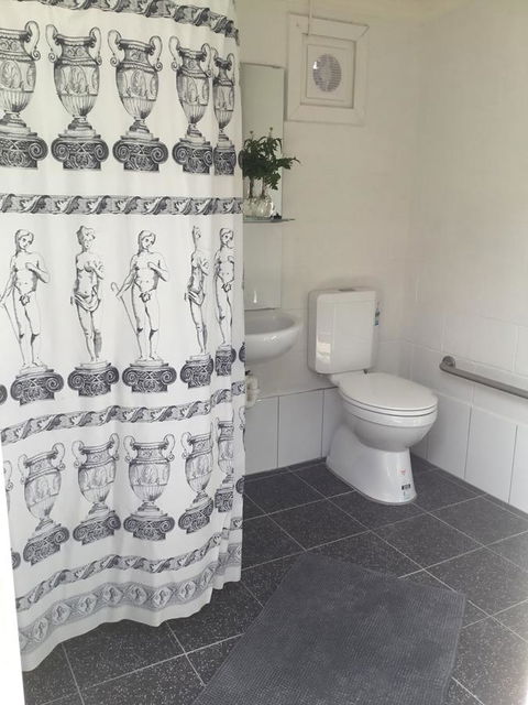 35 Trevena Road - Dentist Search 15