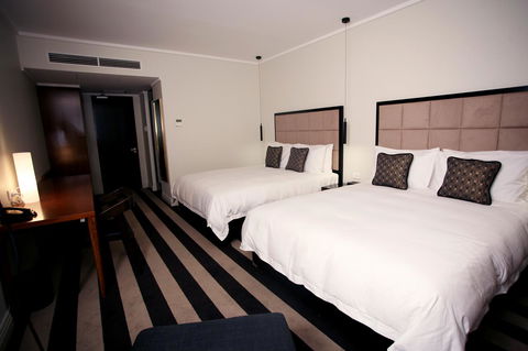 Ellen Hotel - Dentist Find 19