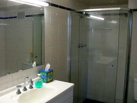 South Esplanade Apartment - Dentist Find 2