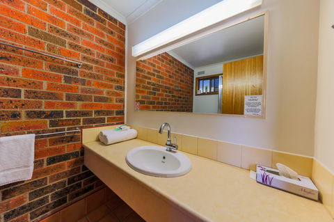 Country Roads Motor Inn Naracoorte - Dentists Australia 33